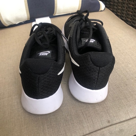 Black Nikes - Picture 4 of 6